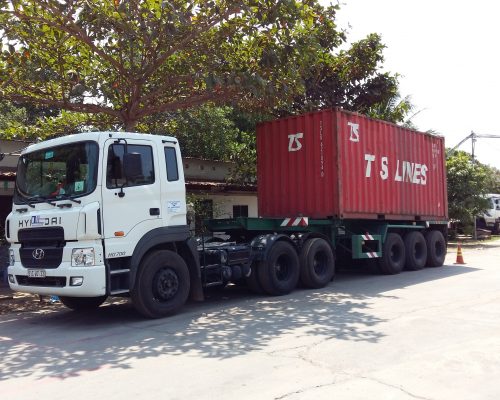 Vận chuyển bằng xe container - Vận Tải Quốc Huy - Công Ty TNHH Thương Mại Vận Tải Quốc Huy